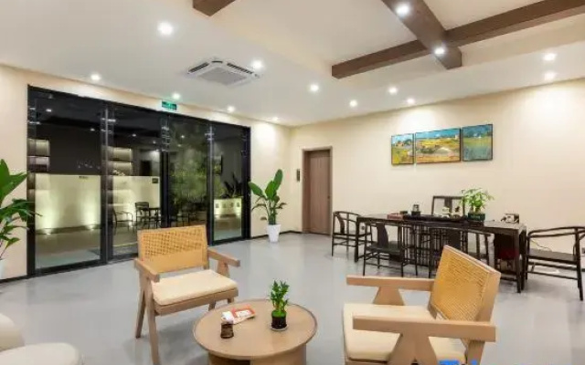 Shuangfeng Village Homestay (Moon Bay Scenic Area)