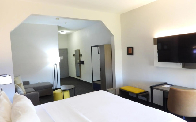 Comfort Suites