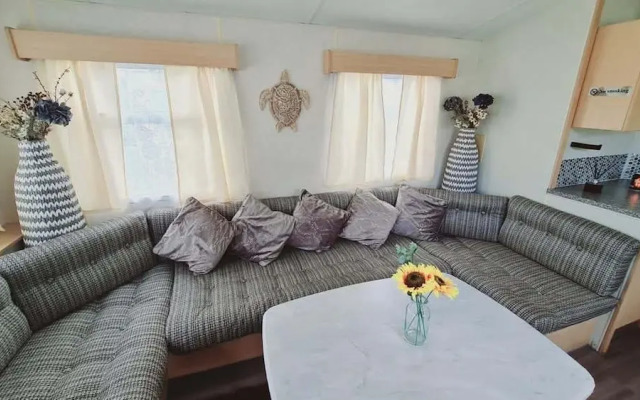 6 Guests - 3 Bedrooms - Entertainment - Near Beach