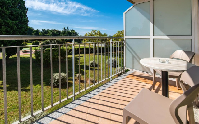 Arena Hotel Holiday