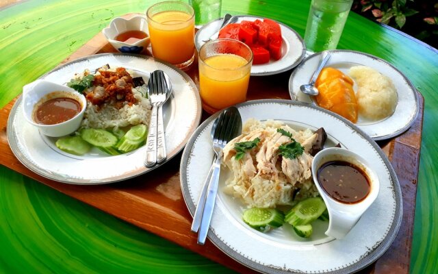 Baan Klangsuan Bang Korbua