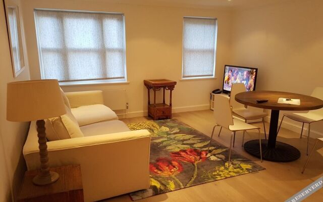 Earls Court Apartment