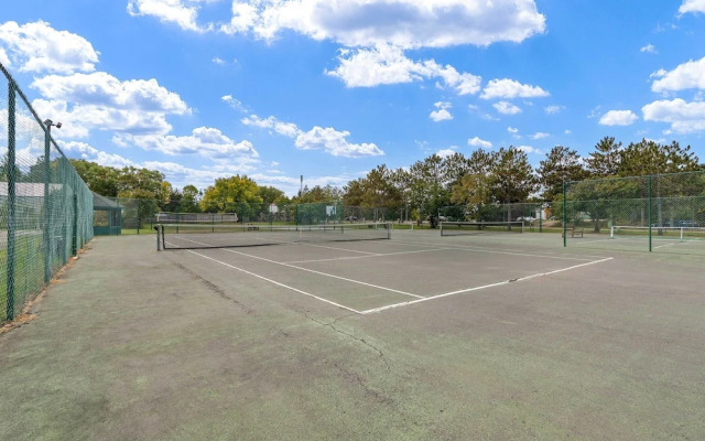 Gull Lake All-season Getaway w/ Private Deck