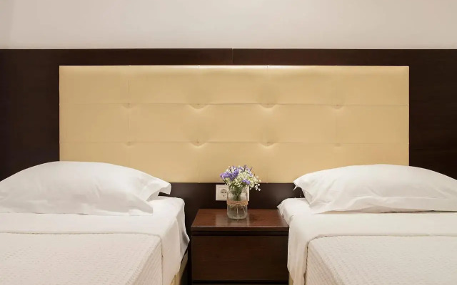 OCEANA Beach Hotel