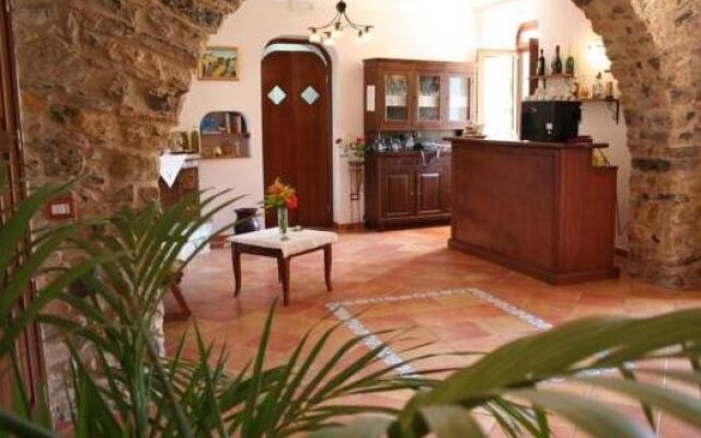 Antica Dimora Del Sole Country House B&B