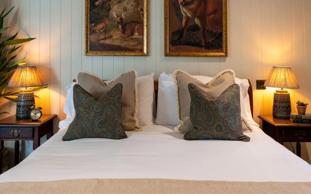 High Corner Inn