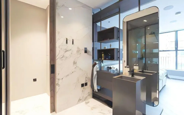 Soho Living 2-Bedroom Apartment in Soho