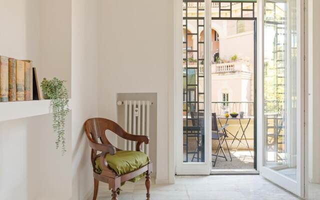 Bright And Spacious Family Apartment In Parioli