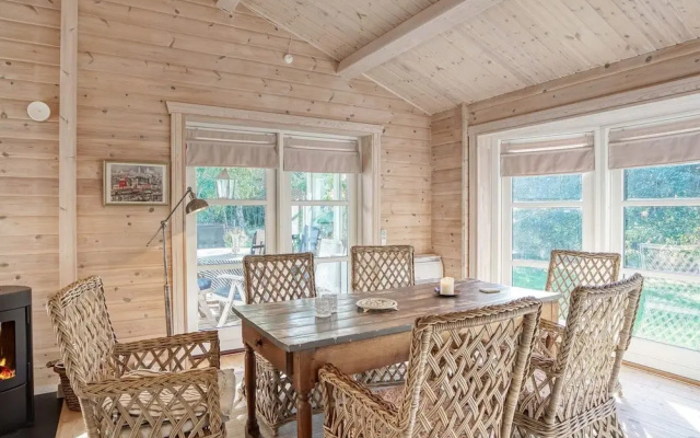 6 Person Holiday Home in Vaeggerlose