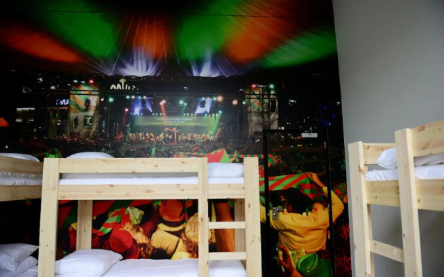 Hostel Roots