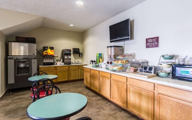 Quality Inn & Suites Omaha Chalco
