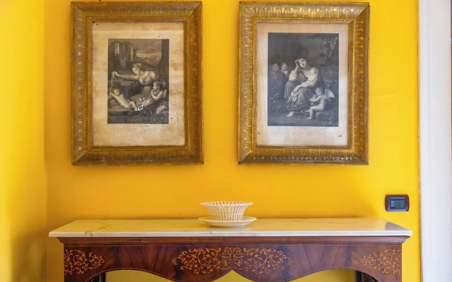 Santa Chiara Charming House With Terrace at Historical Center