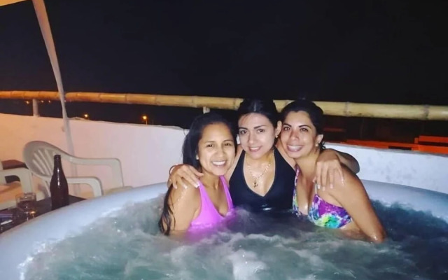 Bamboo Huanchaco Lodge