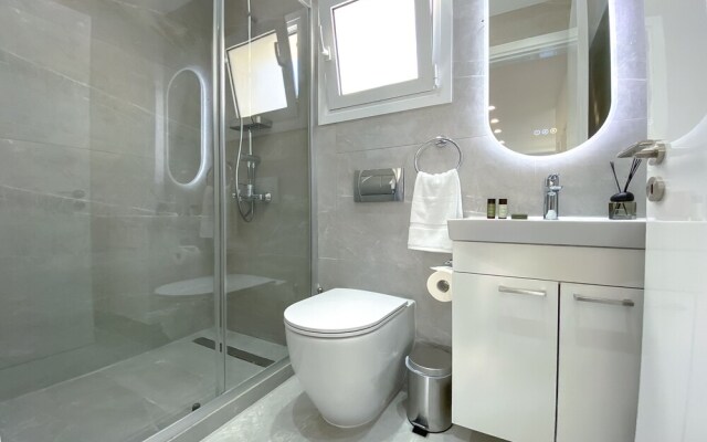 Phaedrus Living: Limnaria Luxury Flat Vine 121