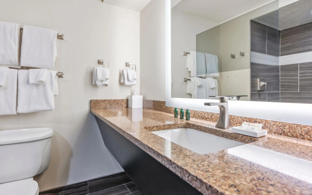 Cherry Tree Inn & Suites