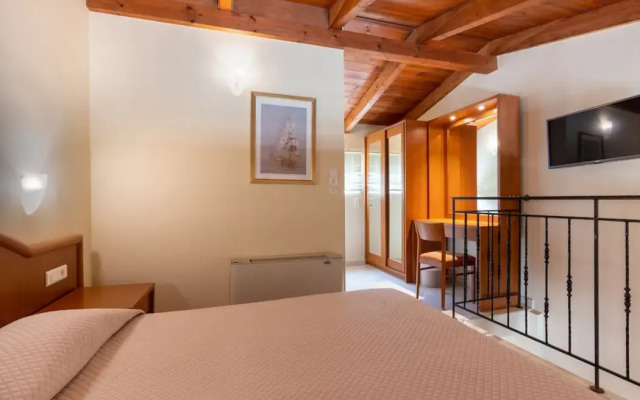 Hydramis Palace Beach Resort