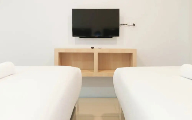 Cozy Studio Room At De Prima Apartment