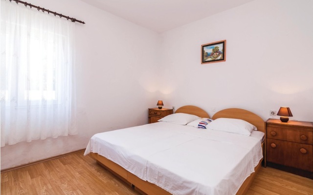 Stunning Apartment in Rovanjska With 3 Bedrooms