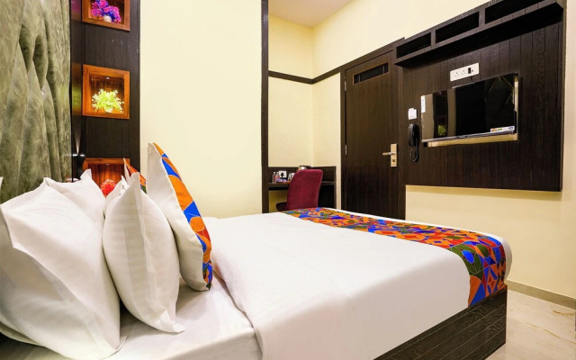 Fabhotel Skyline Suite