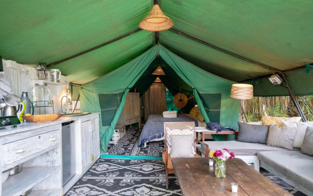 Ol Losowan House, Karen