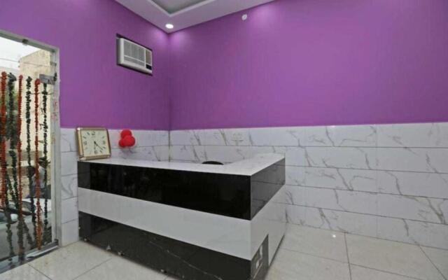 OYO 70049 Hotel Green Apple