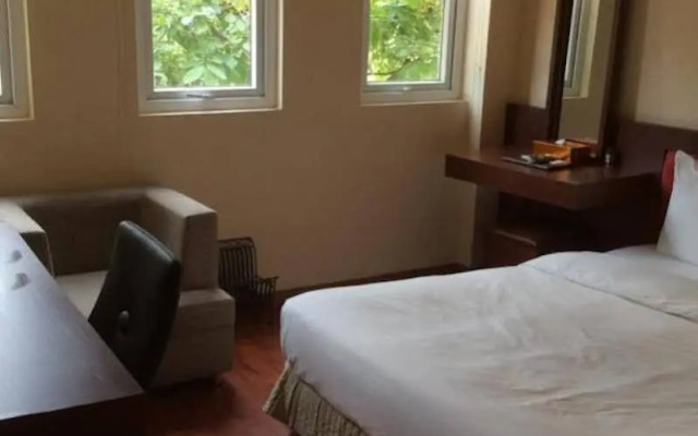 Tulip Hotel Vu Ngoc Phan
