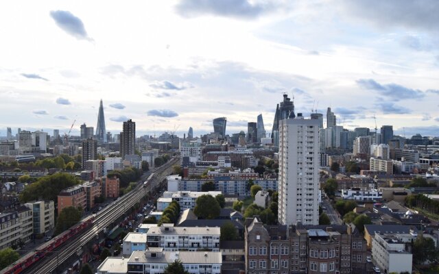 City Views 1 Bedroom Apartment in Shadwell