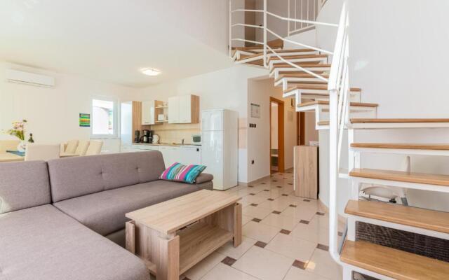 Apartment Lovorka 5
