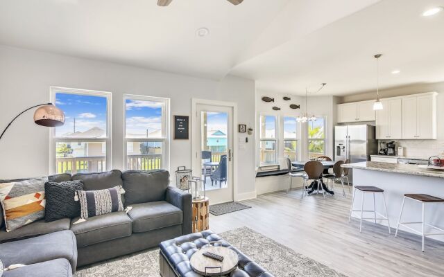 Blue Dolphin 4 Bedroom Home