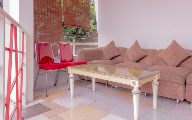 OYO 208 G House