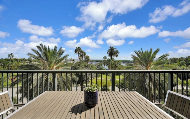 Gorgeous Spacious 2bed Bayview Apartment