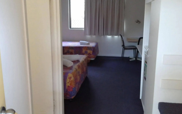 Cluden Park Motor Inn