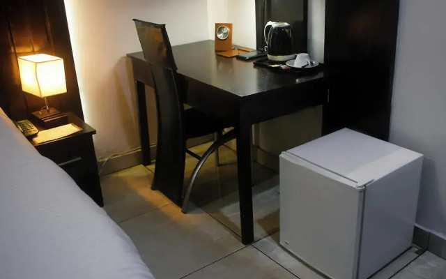 Royal Crest hotel and suite