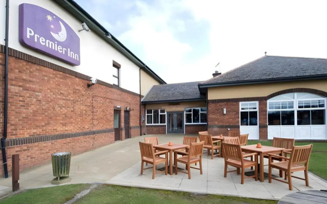Premier Inn Livingston (M8/J3)