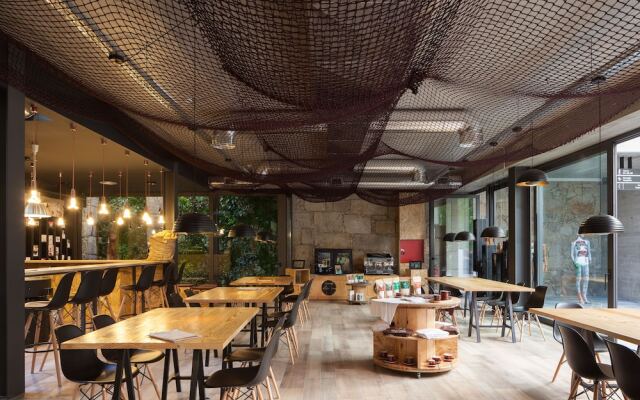 7 Gaia Roaster Apartments