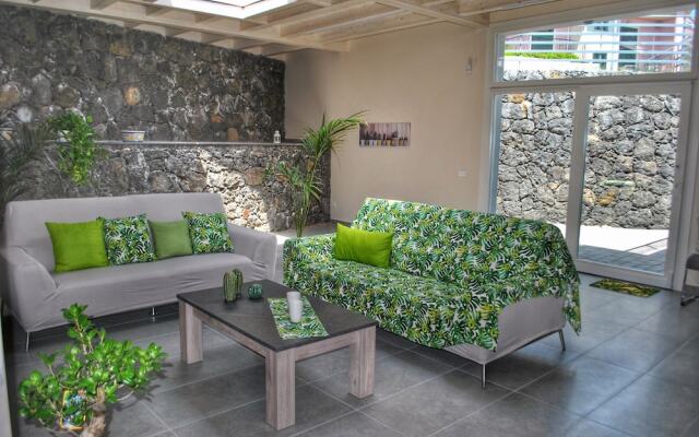 Villa Dedalisa by holidayngo