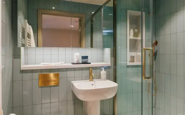 Modern Studio Flat in North London