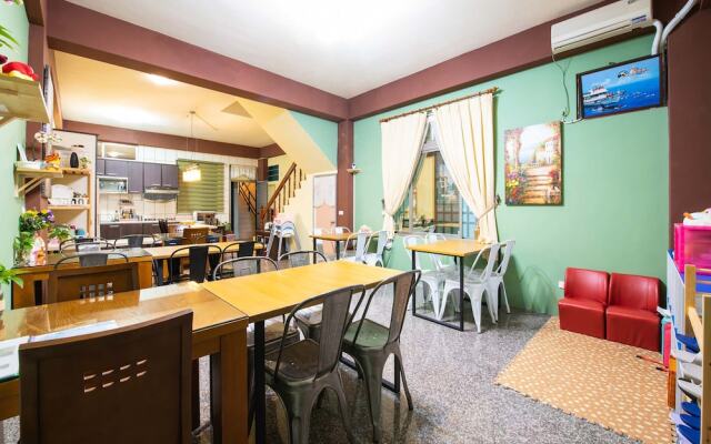 Moonlight Fengqing Homestay