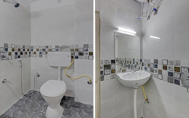 OYO Home 80784 Compact Studio KR Puram