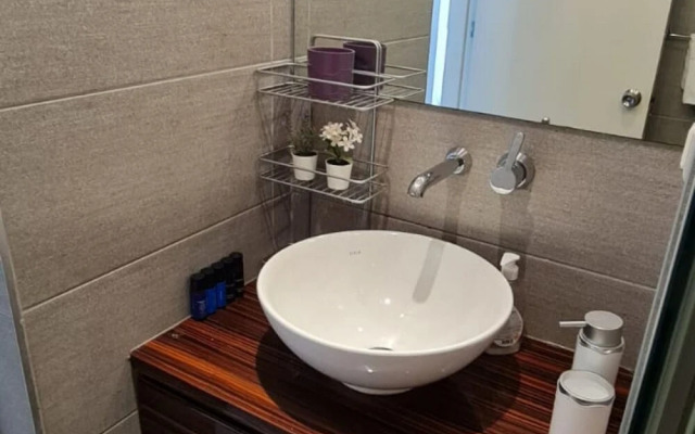 Amazing Flat w Shared Pool Near Beach in Milas