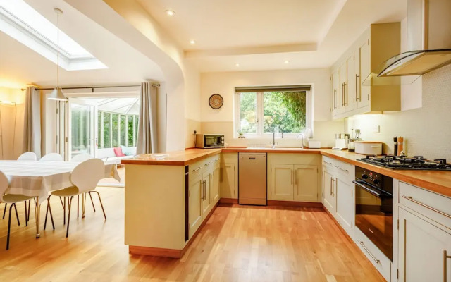 11 Beech Road
