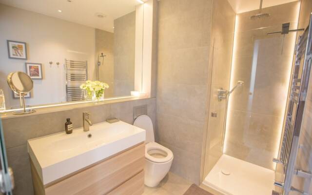 Stylish Rooftop Flat on Kensington High Street