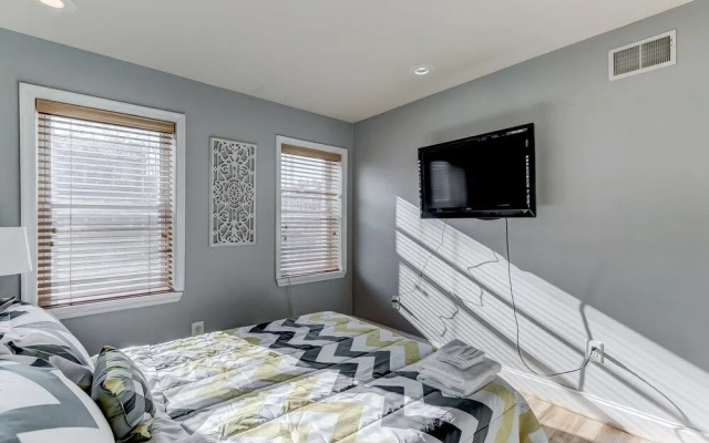 Upscale Home W/rooftopdeck&parking Near Stadiums