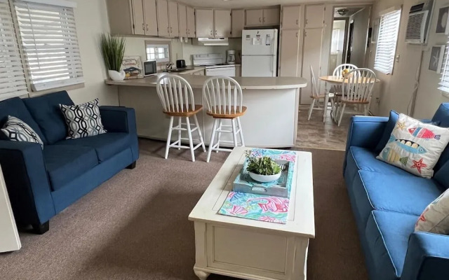 Montego Bay - Peachtree Road 122 3 Bedroom Home by RedAwning