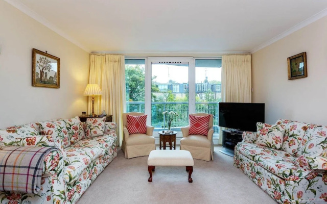 Battersea Dock Hideaway