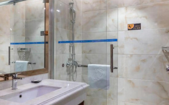 Xinlong Hotel