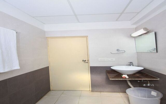 OYO 763 Donatella Suites