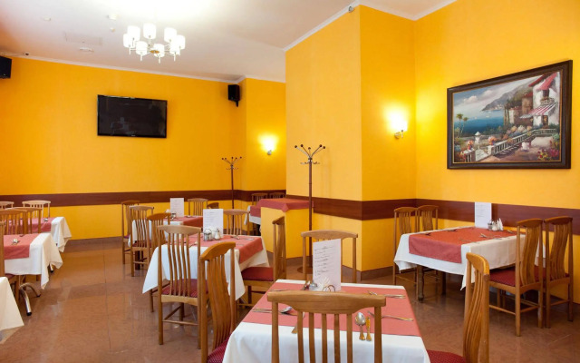 Business Tourist Hotel
