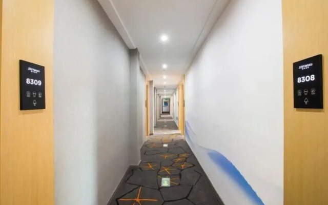 Junyi Hotel (Shaoxing Shangyu Pedestrian Street)