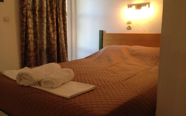 Kostas Rooms & Apartments